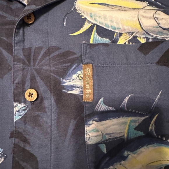 Men’s Columbia fish print short sleeve shirt - Picture 2 of 8